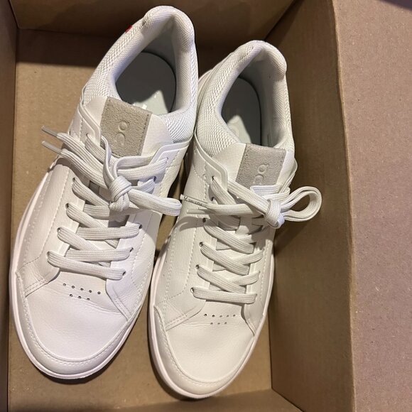 On Cloud Women's The Roger Centre Court Low Top Sneakers - Picture 6 of 14